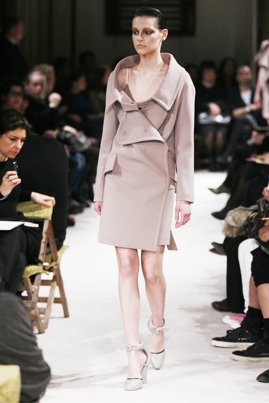 Miu Miu 09ﶬDƬ