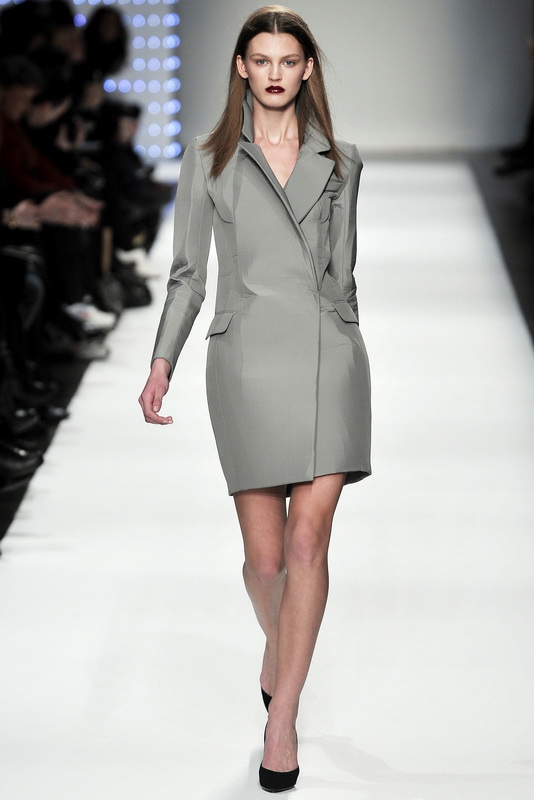 Hussein Chalayan 09ﶬDƬ