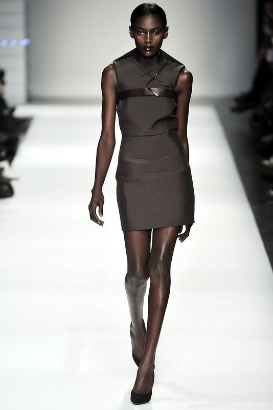 Hussein Chalayan 09ﶬDƬ