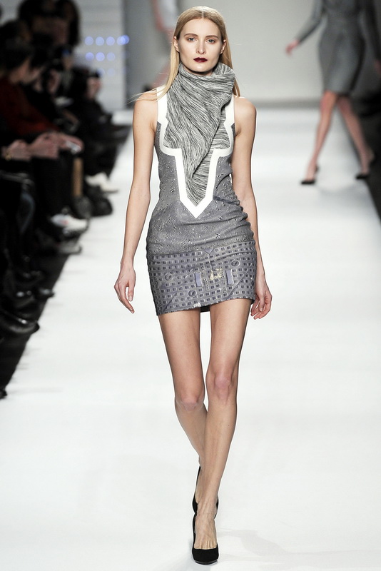 Hussein Chalayan 09ﶬDƬ
