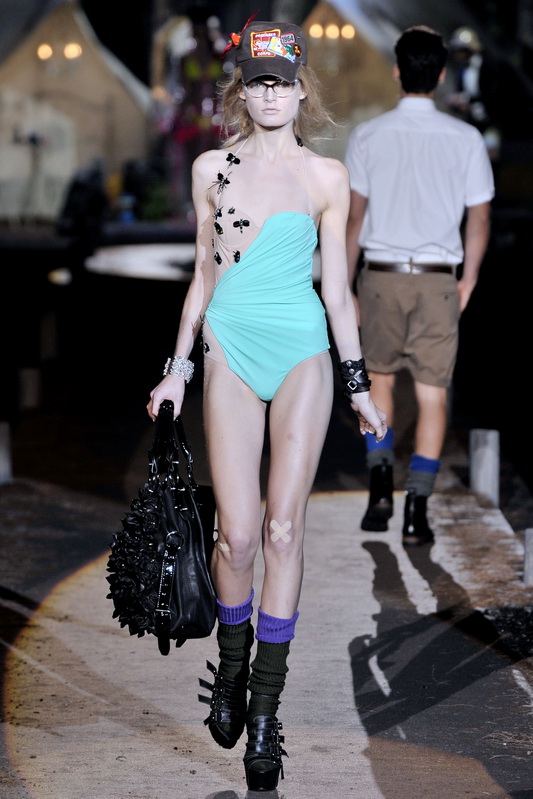 Dsquared 2 10ĸDƬ