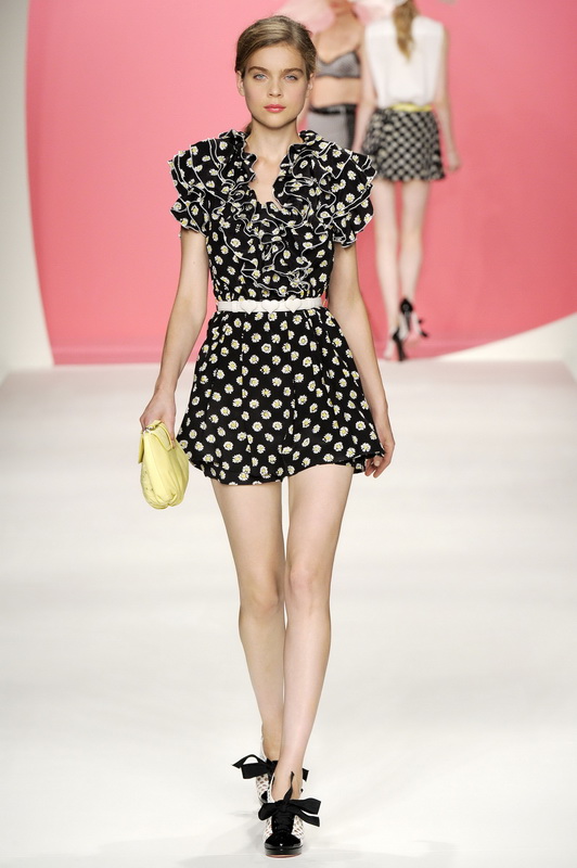 Moschino - Cheap & Chic 10ĸDƬ