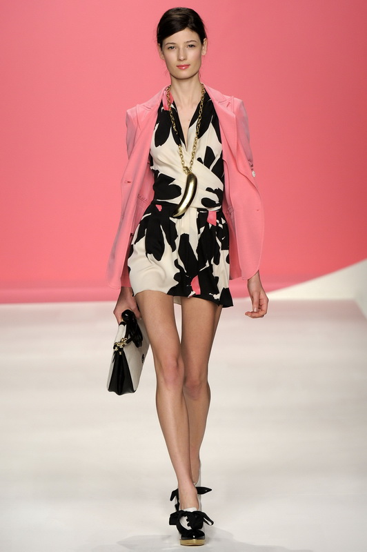 Moschino - Cheap & Chic 10ĸDƬ
