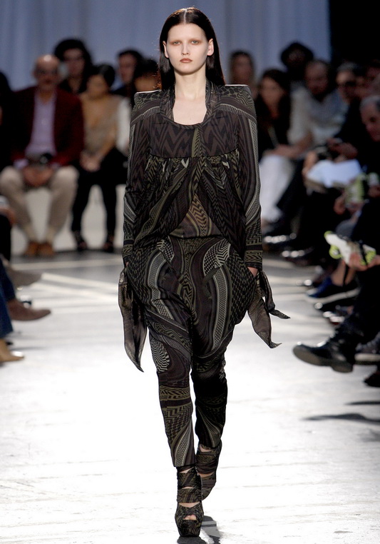 Givenchy 10ĸDƬ