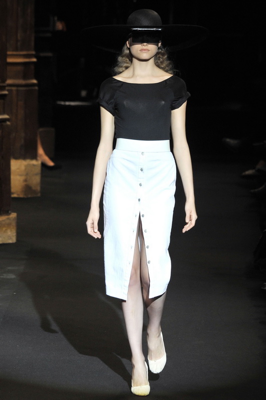Hussein Chalayan 10ĸDƬ