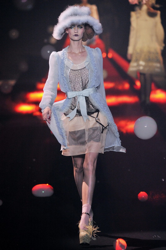 John Galliano 10ĸDƬ