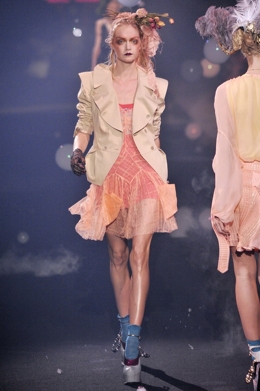 John Galliano 10ĸDƬ
