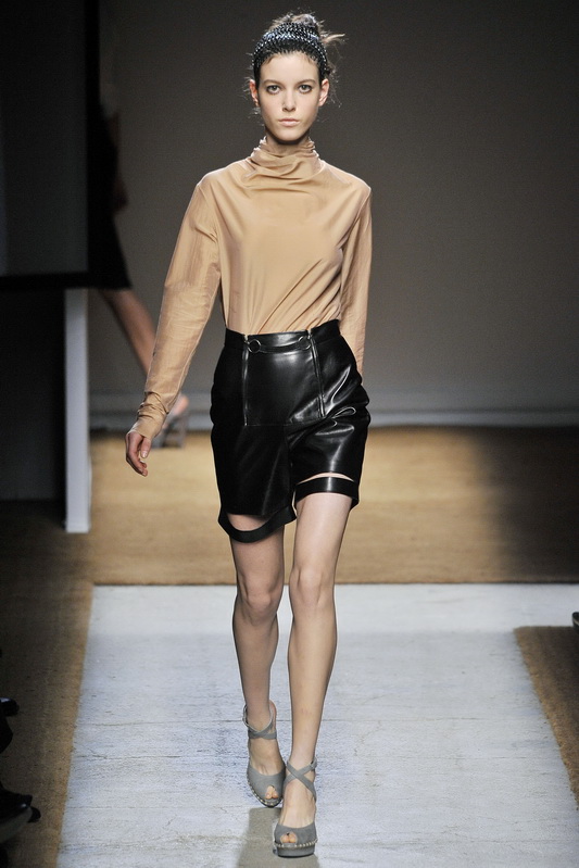Yves Saint Laurent 10ĸDƬ