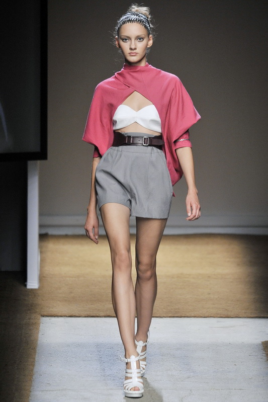 Yves Saint Laurent 10ĸDƬ