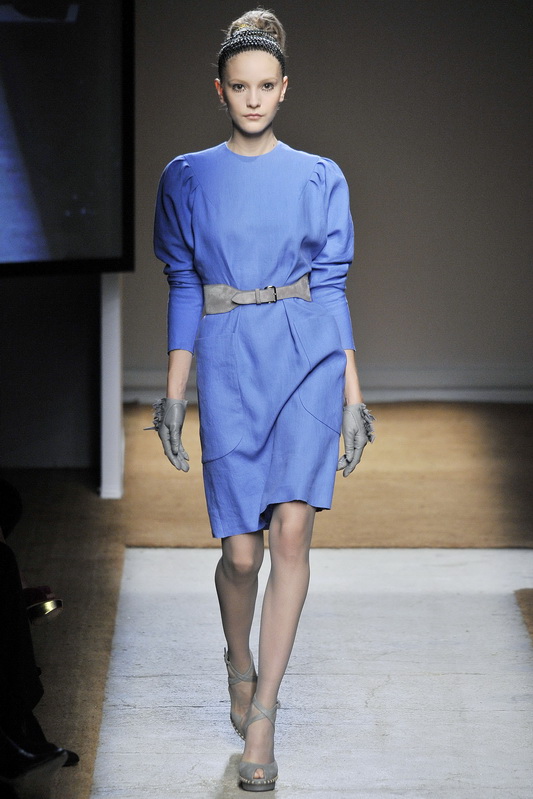 Yves Saint Laurent 10ĸDƬ