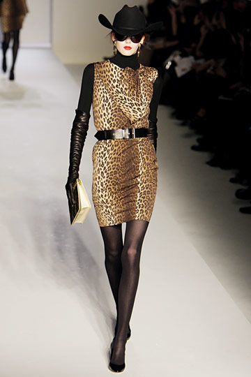 Moschino 10ﶬDƬ