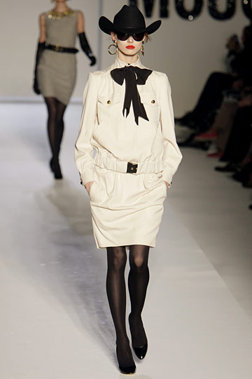 Moschino 10ﶬDƬ