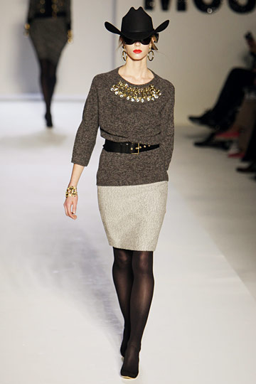Moschino 10ﶬDƬ