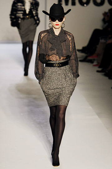 Moschino 10ﶬDƬ