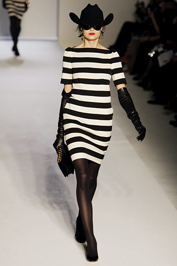 Moschino 10ﶬDƬ