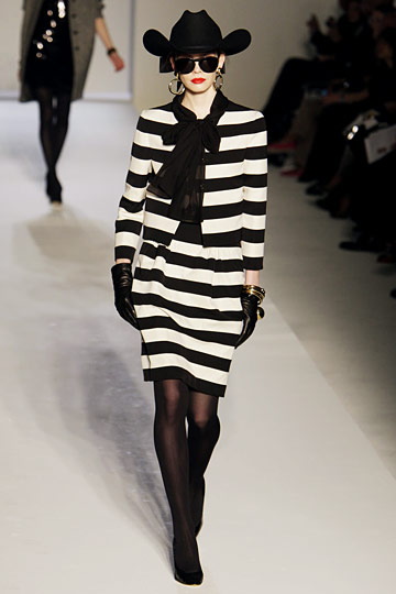 Moschino 10ﶬDƬ