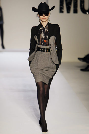 Moschino 10ﶬDƬ