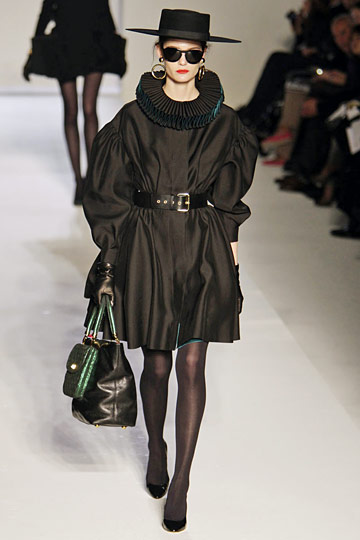 Moschino 10ﶬDƬ