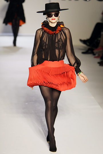 Moschino 10ﶬDƬ