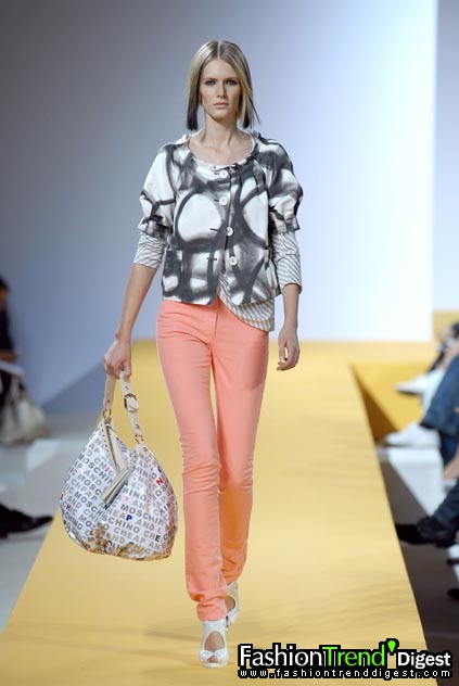 Moschino - Cheap & Chic 08ĸDƬ