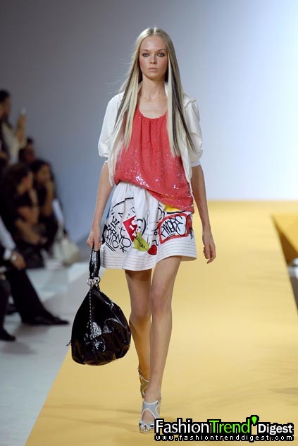 Moschino - Cheap & Chic 08ĸDƬ