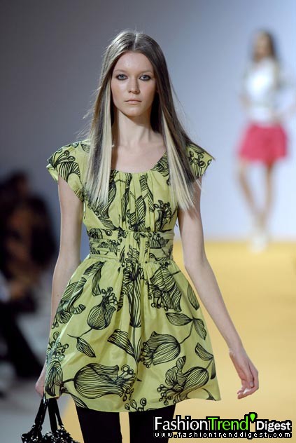 Moschino - Cheap & Chic 08ĸDƬ