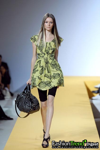 Moschino - Cheap & Chic 08ĸDƬ