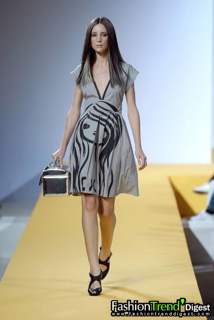Moschino - Cheap & Chic 08ĸDƬ