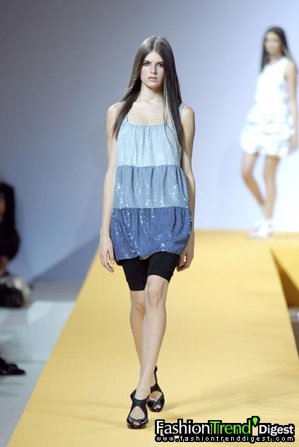 Moschino - Cheap & Chic 08ĸDƬ