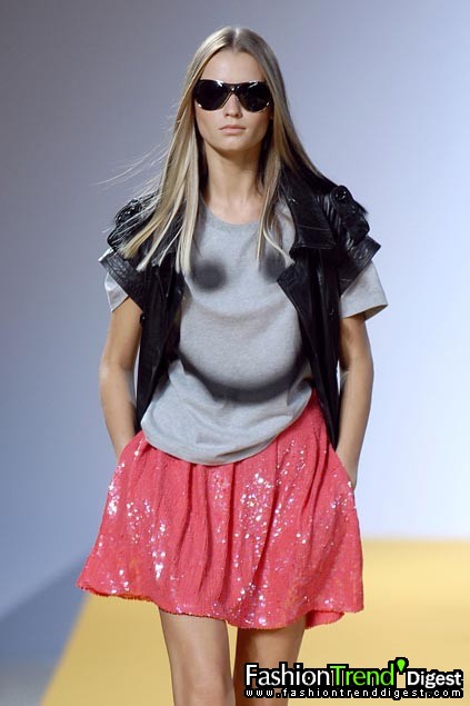 Moschino - Cheap & Chic 08ĸDƬ