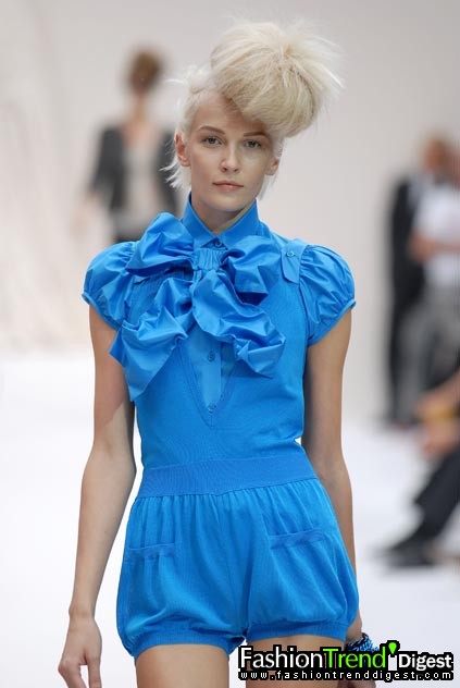 Moschino 08ĸDƬ
