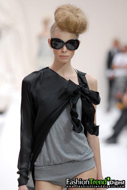 Moschino 08ĸDƬ