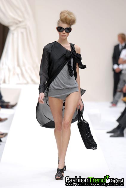 Moschino 08ĸDƬ