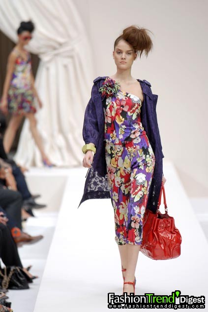 Moschino 08ĸDƬ