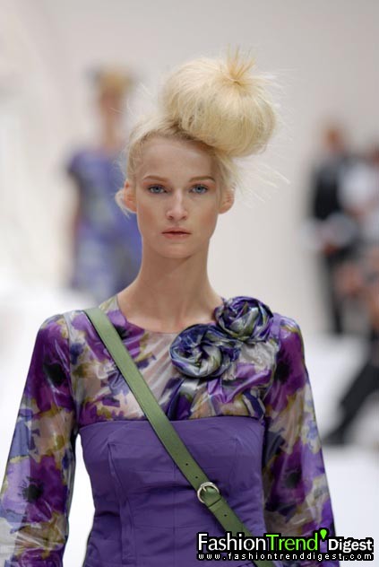 Moschino 08ĸDƬ