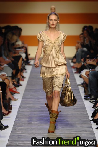 Moschino - Cheap & Chic 07ĸDƬ
