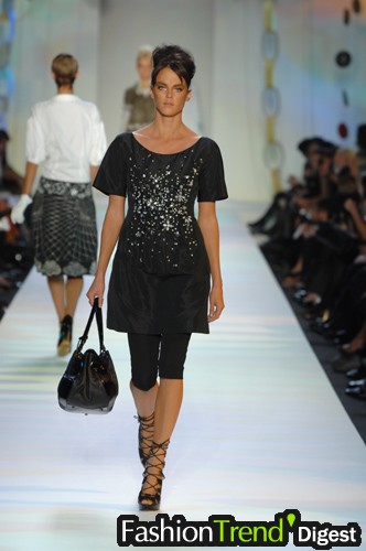 Moschino 07ĸDƬ