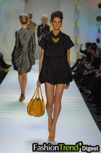 Moschino 07ĸDƬ