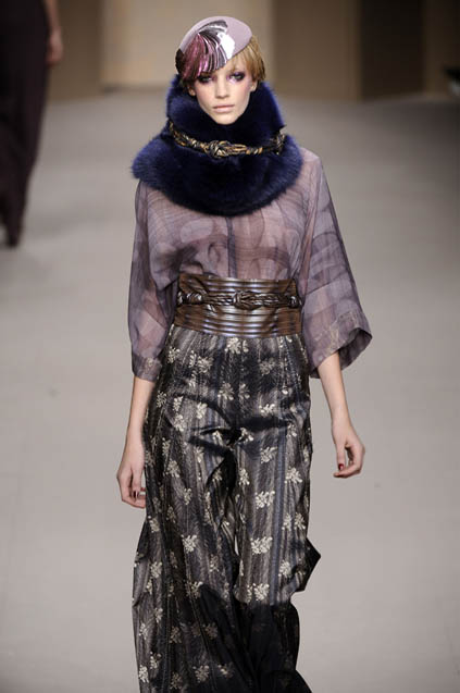Pollini By Rifat Ozbek 08ﶬDƬ