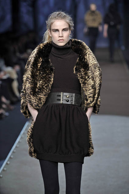 Fendi 08ﶬDƬ