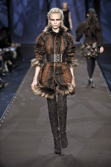 Fendi 08ﶬDƬ