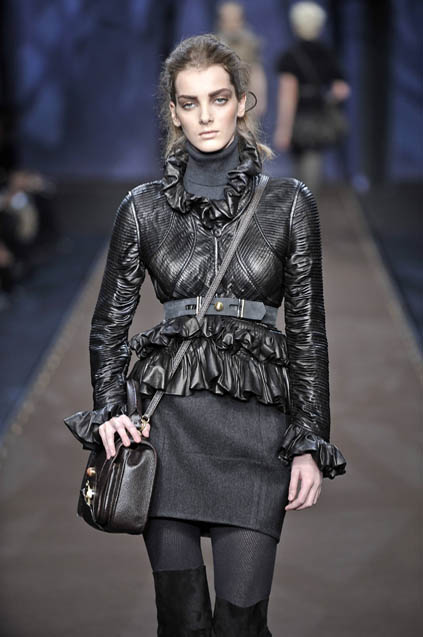 Fendi 08ﶬDƬ