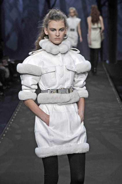 Fendi 08ﶬDƬ