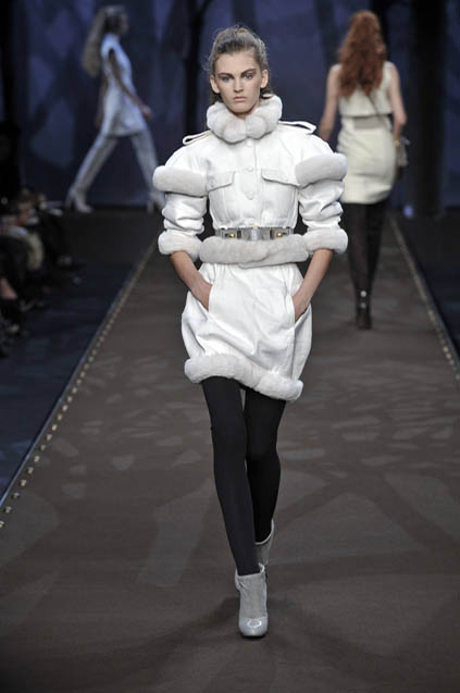 Fendi 08ﶬDƬ