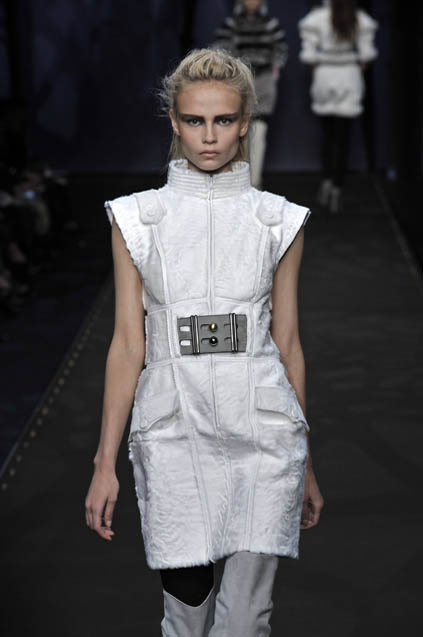 Fendi 08ﶬDƬ
