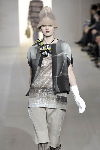 Marni 08ﶬDƬ