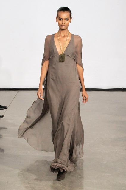 Halston 08ﶬDƬ