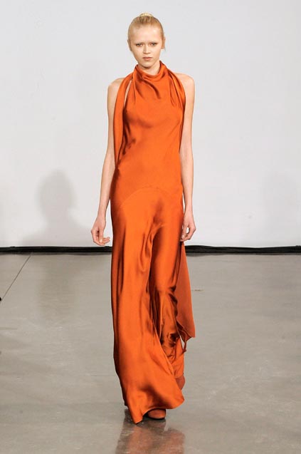 Halston 08ﶬDƬ