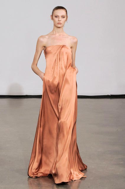 Halston 08ﶬDƬ