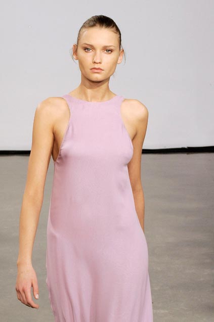 Halston 08ﶬDƬ
